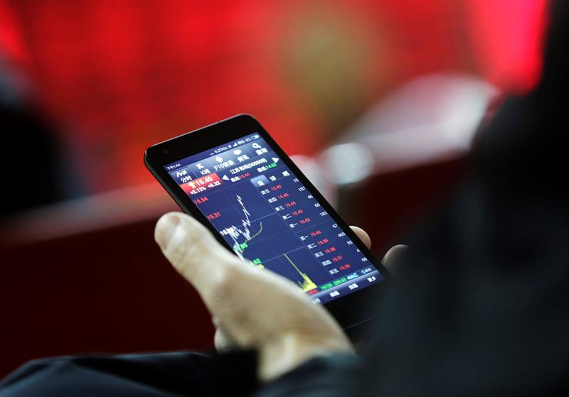  La Bourse de Shanghai ferme sa sÃ©ance avec une hausse de 0,06% et les chutes de Shenzhen