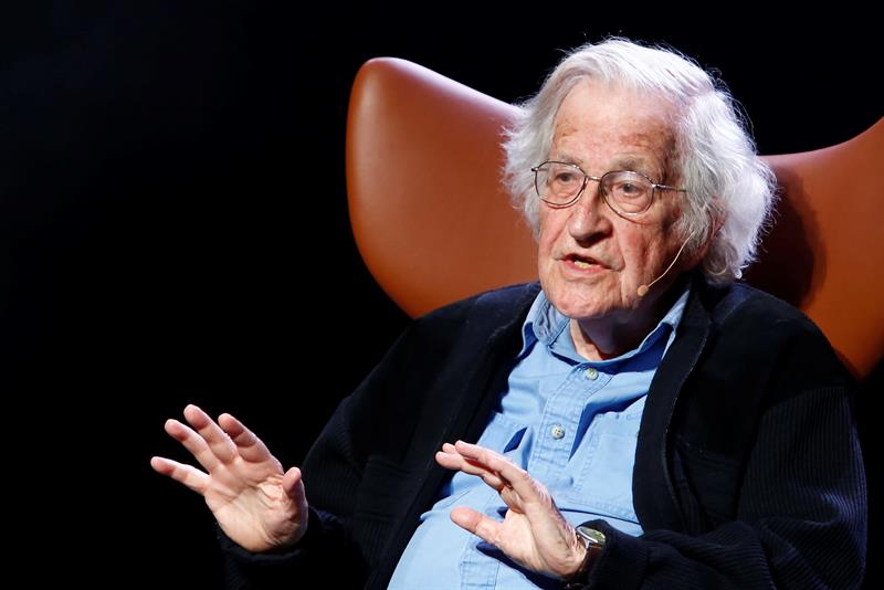  Chomsky assure qu'Ã  prÃ©sent il y a des menaces plus grandes que dans la guerre froide