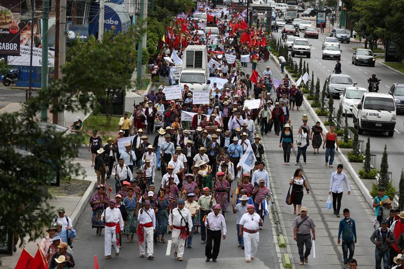  Les agriculteurs guatÃ©maltÃ¨ques bloquent les routes pour demander la dÃ©mission de Morales